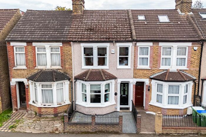 3 Bedroom Terraced House For Sale In Izane Road, Bexleyheath, Kent, DA6