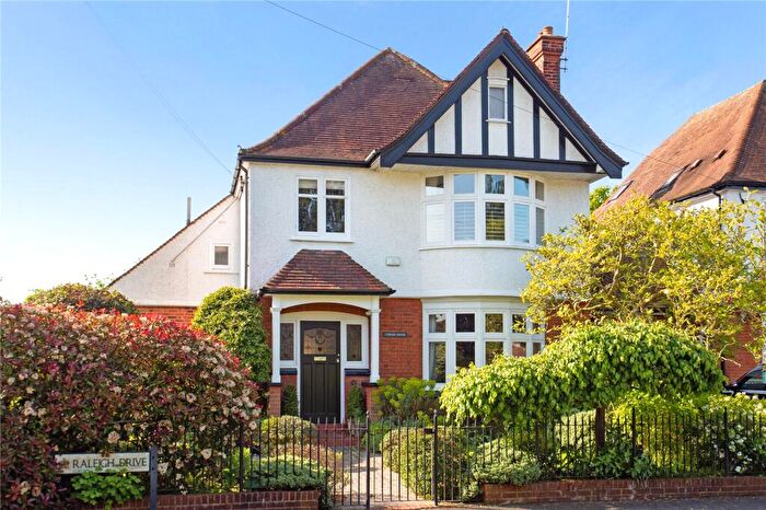 5 Bedroom Detached House For Sale In Raleigh Drive, Claygate, KT10