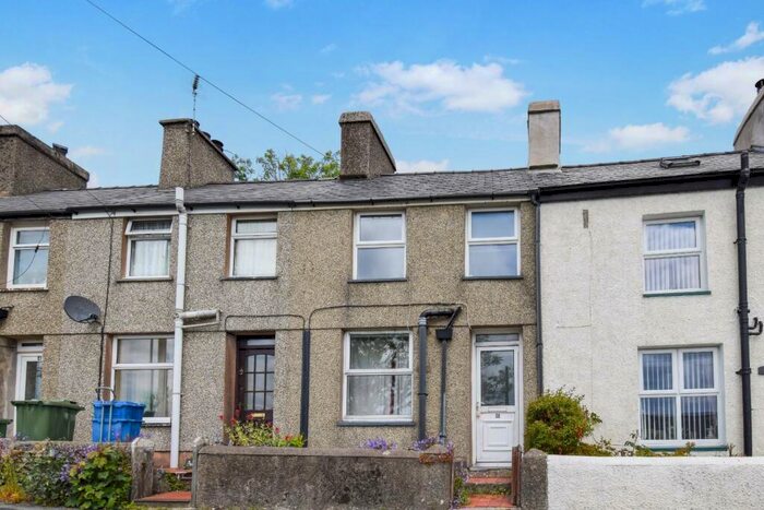 2 Bedroom Terraced House For Sale In Garndolbenmaen, LL51