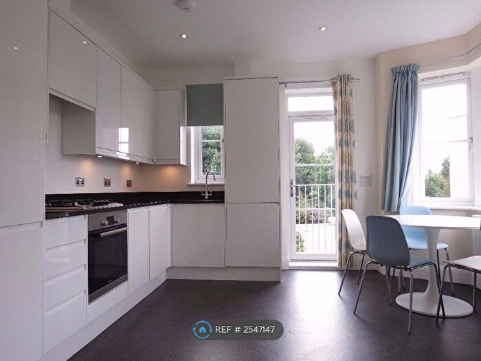2 Bedroom Flat To Rent In Durham Road, Raynes Park, SW20
