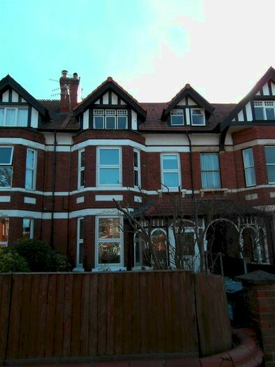 2 Bedroom Flat To Rent In Victoria Drive, West Kirby, CH48