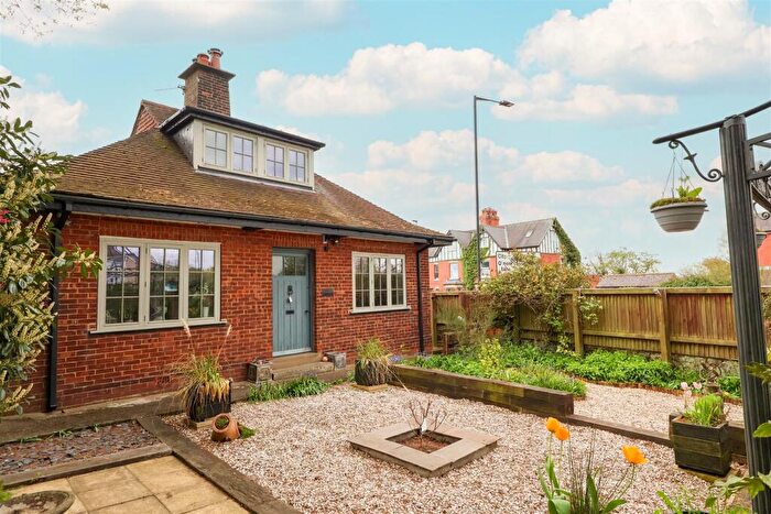 4 Bedroom Detached House For Sale In Harrogate Road, Ripon, HG4