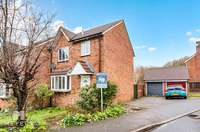 3 Bedroom Semi Detached House For Sale In Badbury Drive, Blandford Forum, DT11