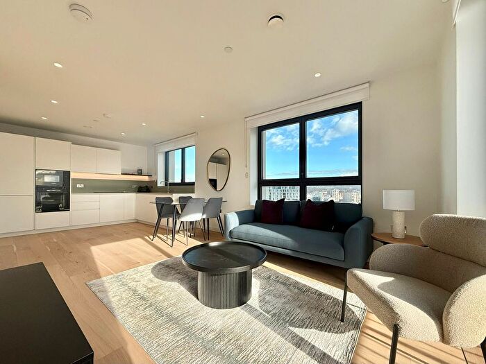 2 Bedroom Flat To Rent In Bella House, Pilot Walk, Greenwich Peninsula, London, SE10