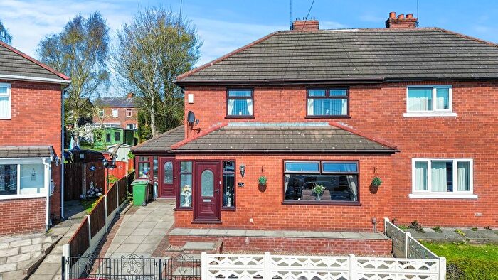 3 Bedroom Semi-Detached House For Sale In Holt Crescent, Billinge, WN5