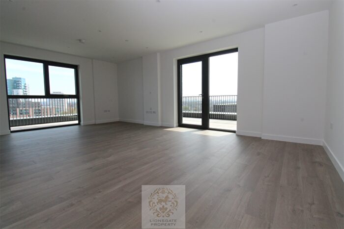 3 Bedroom Apartment To Rent In Azure Apartments, Dragonfly Walk, N4