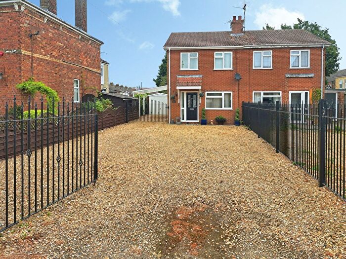 3 Bedroom Semi-Detached House For Sale In Sutton Bridge, Spalding, Lincolnshire, PE12