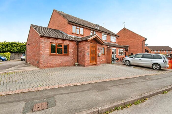 4 Bedroom Semi-Detached House For Sale In Withybrook Close, Hereford, HR2