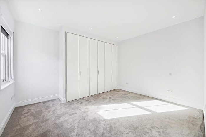 1 Bedroom Flat To Rent In Egerton Gardens Mews, London, SW3