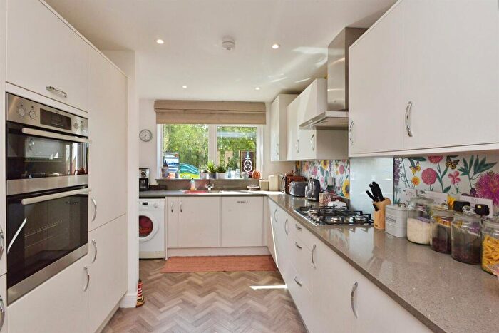 4 Bedroom Detached House For Sale In Montgomery Way, Glebe Farm, Milton Keynes, MK17