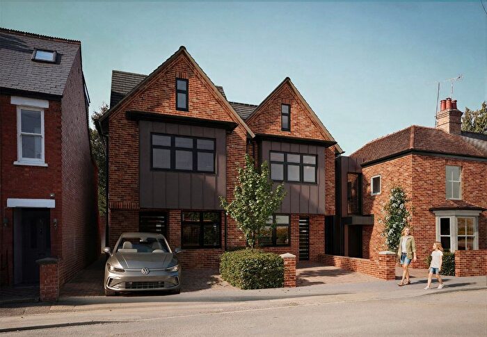 4 Bedroom Semi-Detached House For Sale In Queens Road, Thame, Oxfordshire, OX9