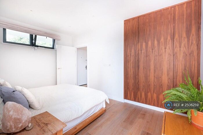 1 Bedroom Flat To Rent In Brookhill Road, London, SE18