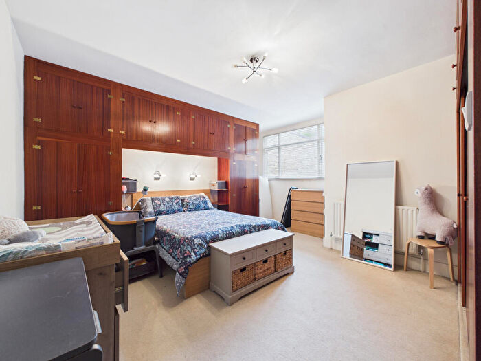 1 Bedroom Flat To Rent In Farnaby Road, Bromley, Kent, BR1