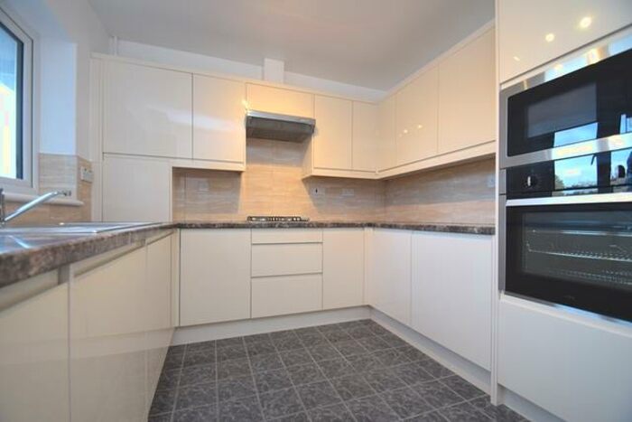2 Bedroom Apartment To Rent In Eastbury Avenue, Northwood, HA6