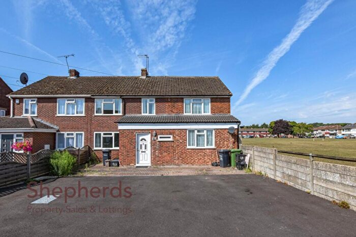 3 Bedroom Semi-Detached House To Rent In Tregelles Road, Hoddesdon, EN11