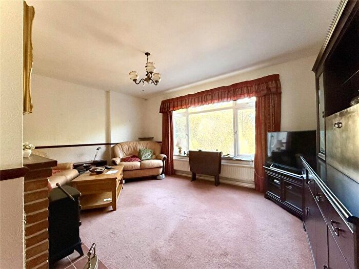 1 Bedroom Apartment For Sale In Dorset Road, Christchurch, Dorset, BH23
