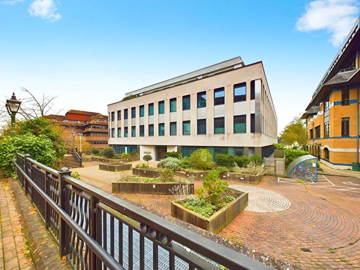 2 Bedroom Flat For Sale In Linden House, Central Horsham, RH12