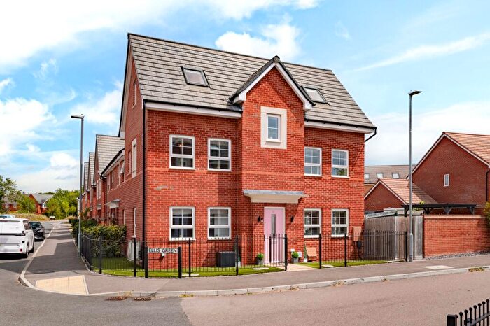 4 Bedroom End Of Terrace House For Sale In Ellis Green, Marston Moretaine, MK43