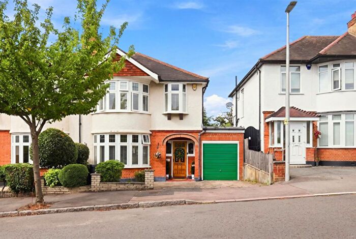 3 Bedroom Semi-Detached House For Sale In Fairlawn Drive, Woodford Green, IG8