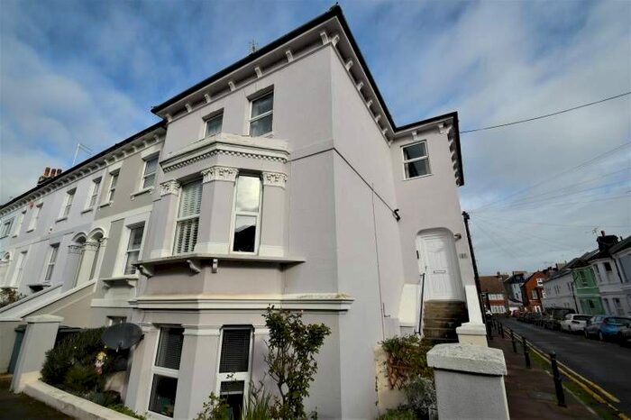 2 Bedroom Flat To Rent In York Road, Eastbourne, BN21