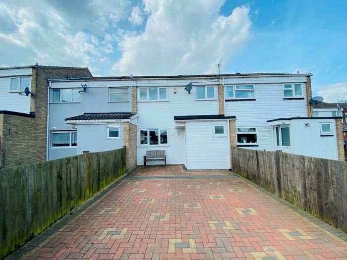 3 Bedroom House To Rent In Lovell Gardens, IP25
