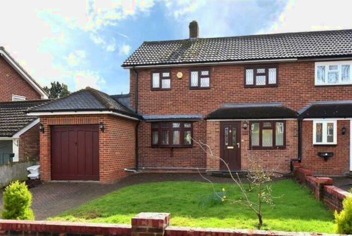 3 Bedroom Semi-Detached House To Rent In Marden Avenue, Bromley, BR2