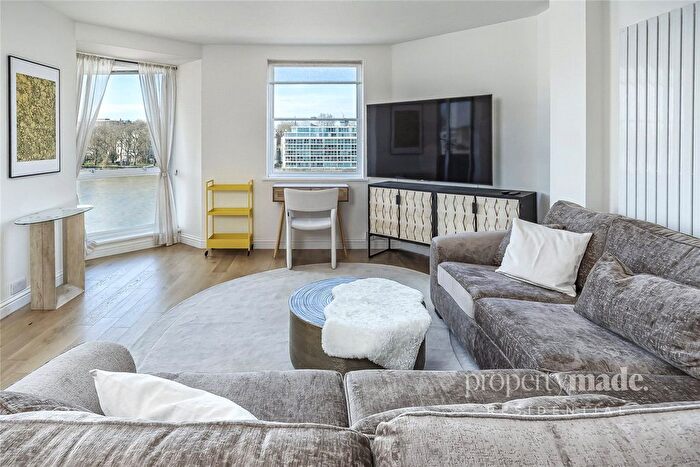 1 Bedroom Flat For Sale In Riverside Court, Nine Elms Lane, London, SW8