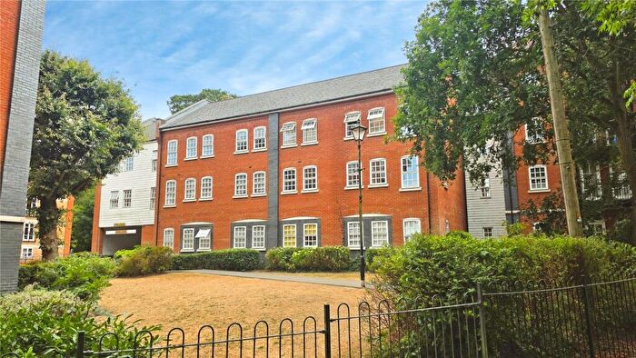 2 Bedroom Flat For Sale In Albany Gardens, Colchester, Essex, CO2
