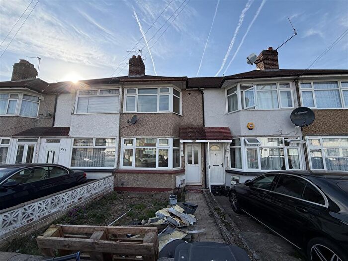 2 Bedroom Terraced House To Rent In Nightingale Road, Edmonton, N9