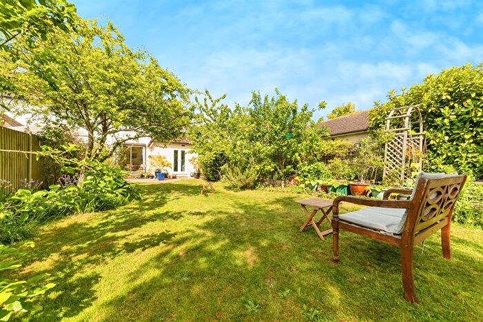 4 Bedroom Semi-Detached House For Sale In Fairview Road, Stevenage, SG1