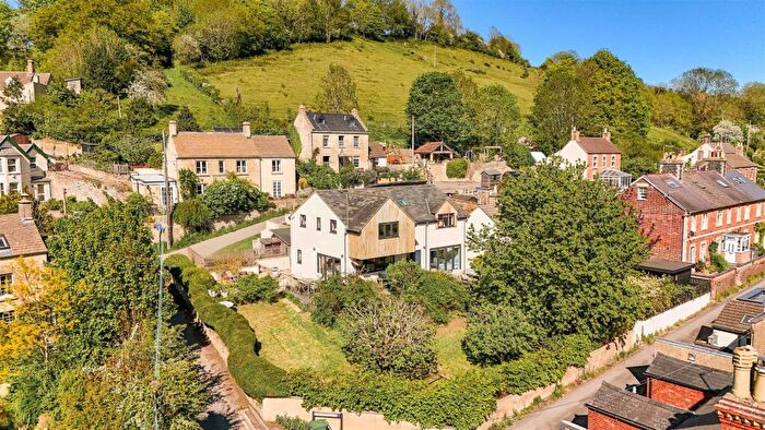 4 Bedroom Detached House For Sale In Cotswold Close, Bourne, Brimscombe, GL5