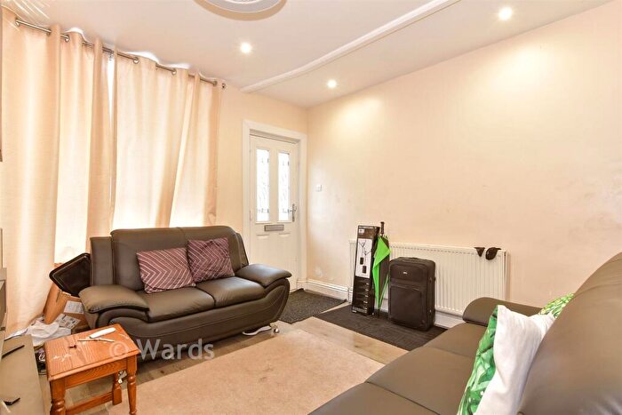 3 Bedroom Terraced House For Sale In Thorold Road, Chatham, Kent, ME5