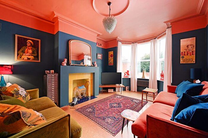 3 Bedroom Terraced House For Sale In Guest Road, Hunters Bar, Sheffield, S11