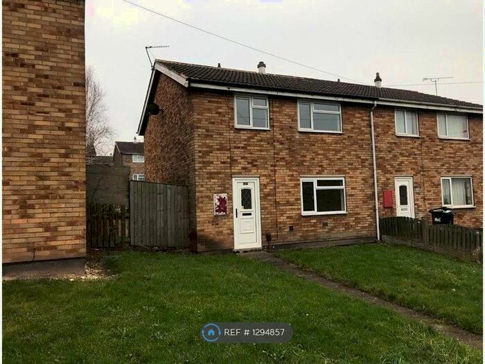 3 Bedroom Semi-Detached House To Rent In Lime Tree Walk, Doncaster DN12