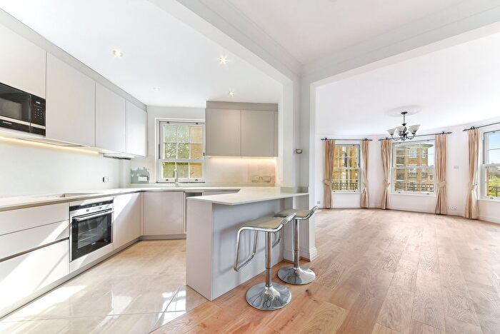 2 Bedroom Flat To Rent In Southlands Drive, SW19