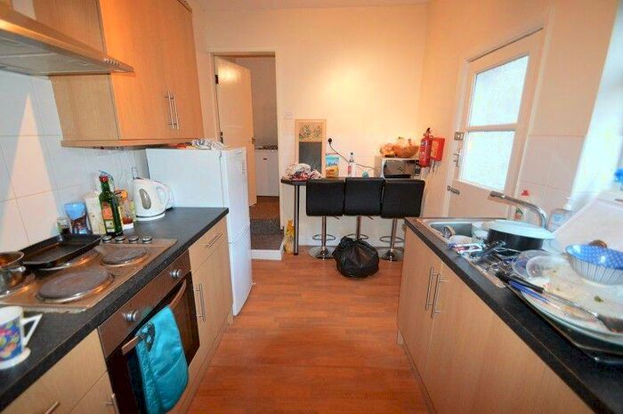 4 Bedroom House To Rent In Heeley Road, Birmingham, B29