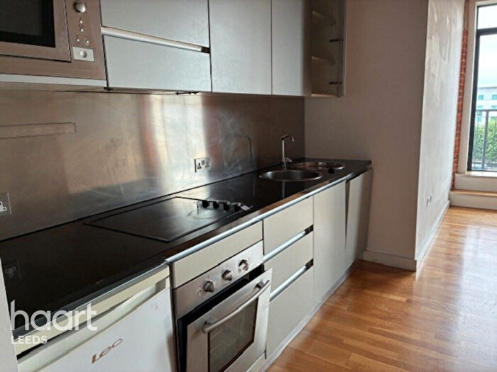 2 Bedroom Apartment For Sale In East Street, Leeds, LS9