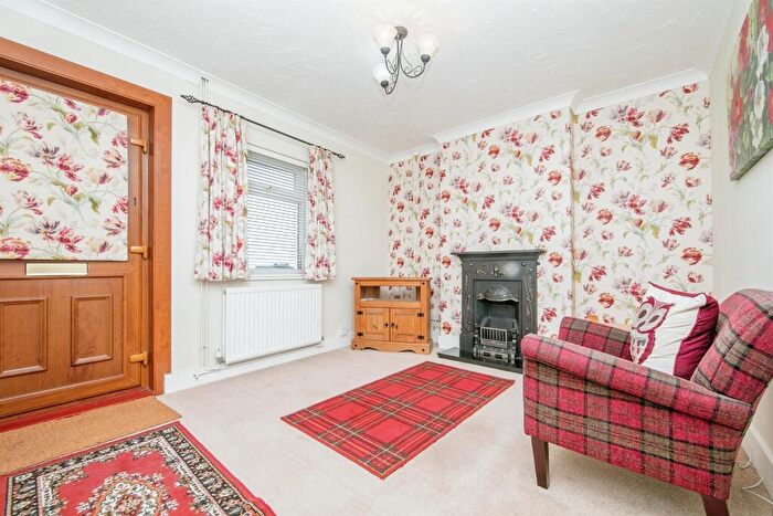 2 Bedroom End Of Terrace House For Sale In Clacton Road, Little Oakley, Harwich, CO12
