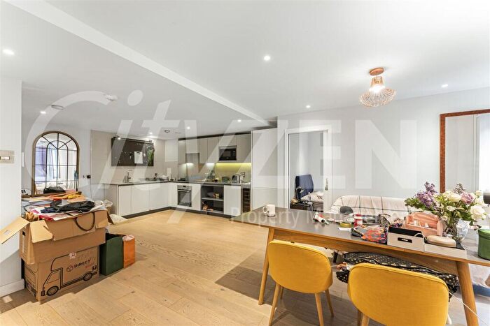 2 Bedroom Flat To Rent In Wharf Road, London, N1