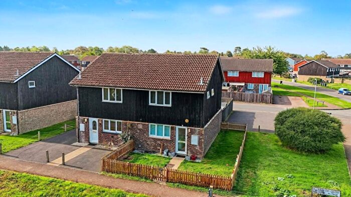 3 Bedroom Semi Detached House For Sale In Waterloo Close, Newmarket, CB8