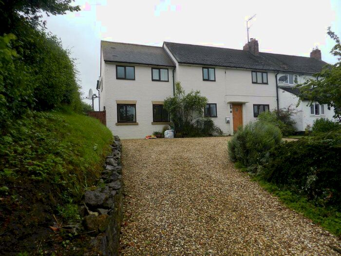 4 Bedroom House To Rent In Preston Capes, NN11