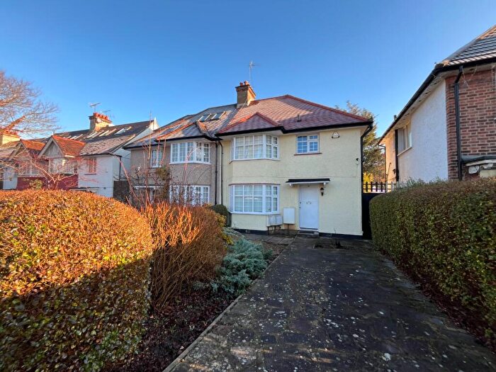 1 Bedroom Flat To Rent In Greenfield Gardens, London, NW2