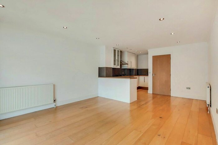 1 Bedroom Flat To Rent In Holloway Road, Islington, London, N7