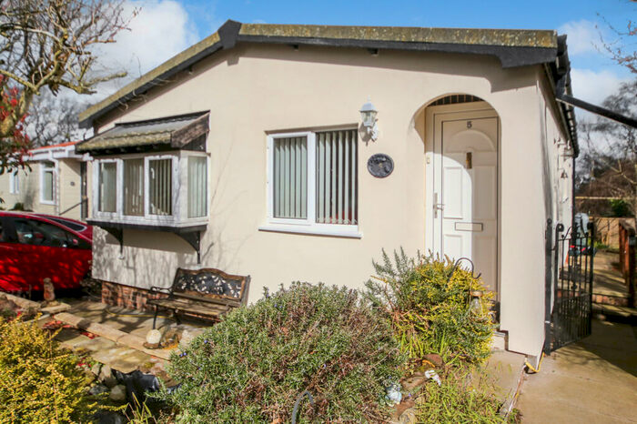 2 Bedroom Park Home For Sale In Eddisbury Hill, Delamere, CW8
