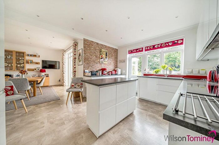 5 Bedroom Detached House For Sale In Broadmeadow Road, Weymouth, DT4