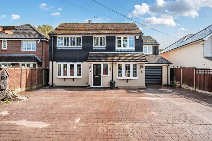 4 Bedroom Detached House For Sale In Reading Road, Chineham, RG24