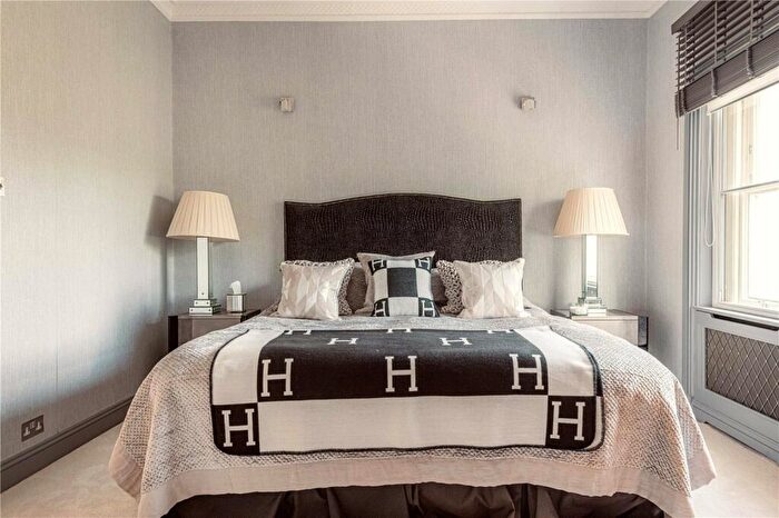 7 Bedroom House To Rent In Hanover Terrace, NW1
