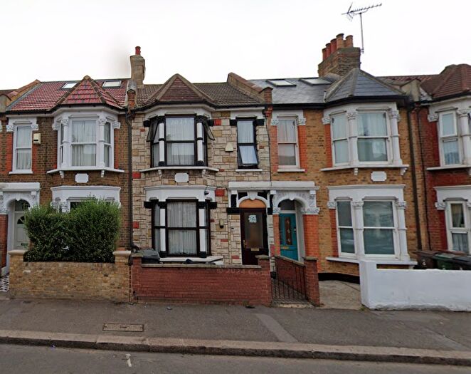 2 Bedroom Flat To Rent In Blackhorse Lane, London, E17