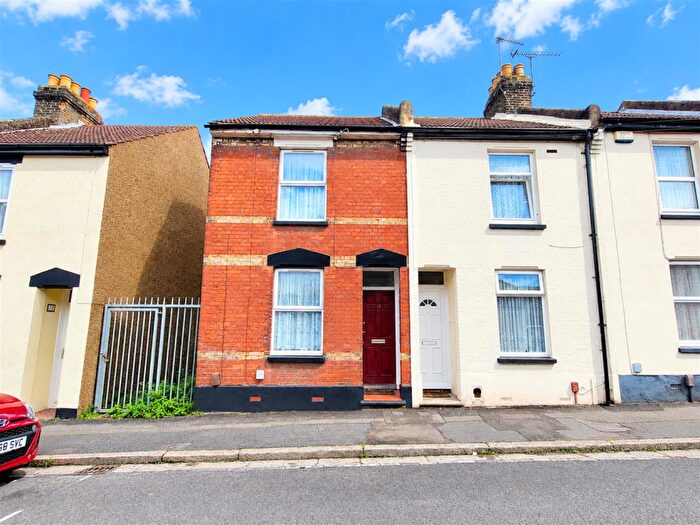2 Bedroom End Of Terrace House To Rent In Catherine Street, Rochester, ME1