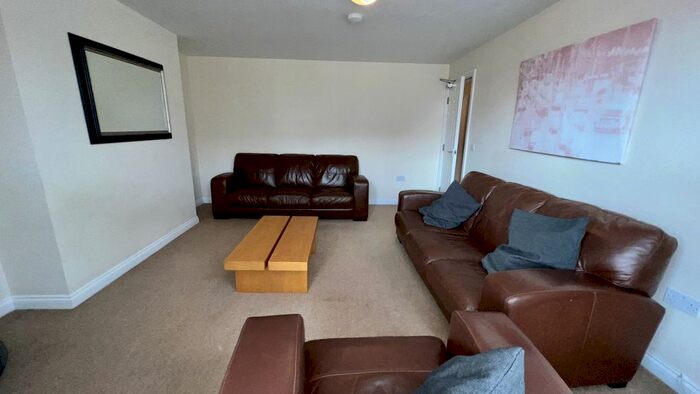 6 Bedroom Flat To Rent In Holmwood Grove, Jesmond, Newcastle Upon Tyne, NE2